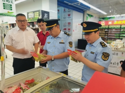 濱城區(qū)市場(chǎng)監(jiān)管局“粽”點(diǎn)出擊，守護(hù)端午“食安防線”